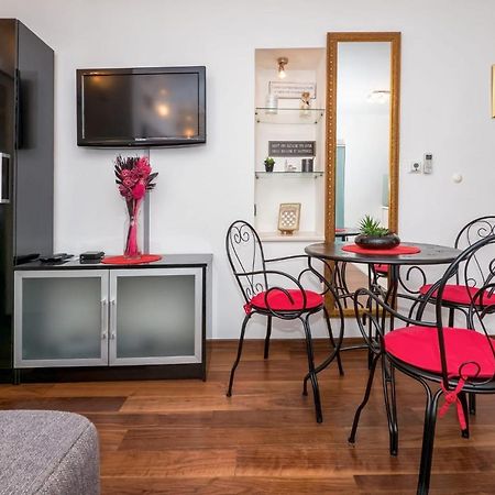 Central Luxury Apartment Xenia สปลิท ภายนอก รูปภาพ