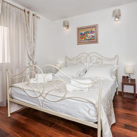 Central Luxury Apartment Xenia สปลิท ภายนอก รูปภาพ