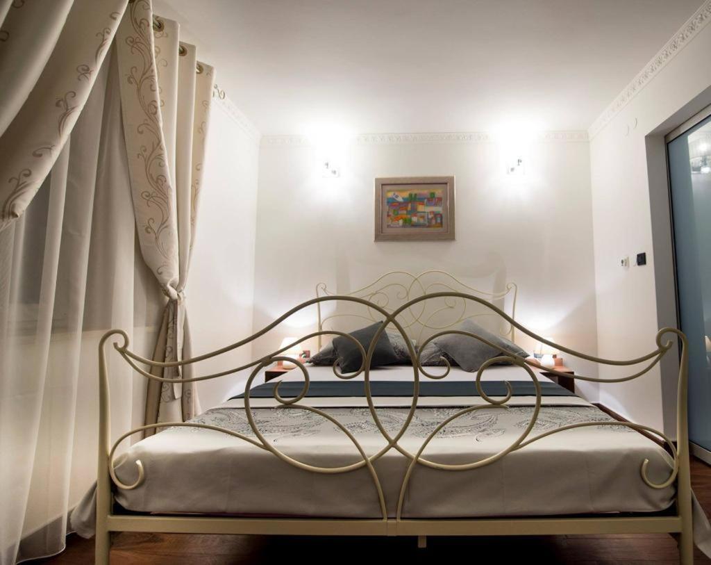 Central Luxury Apartment Xenia สปลิท ภายนอก รูปภาพ