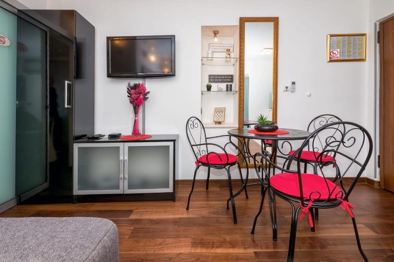 Central Luxury Apartment Xenia สปลิท ภายนอก รูปภาพ