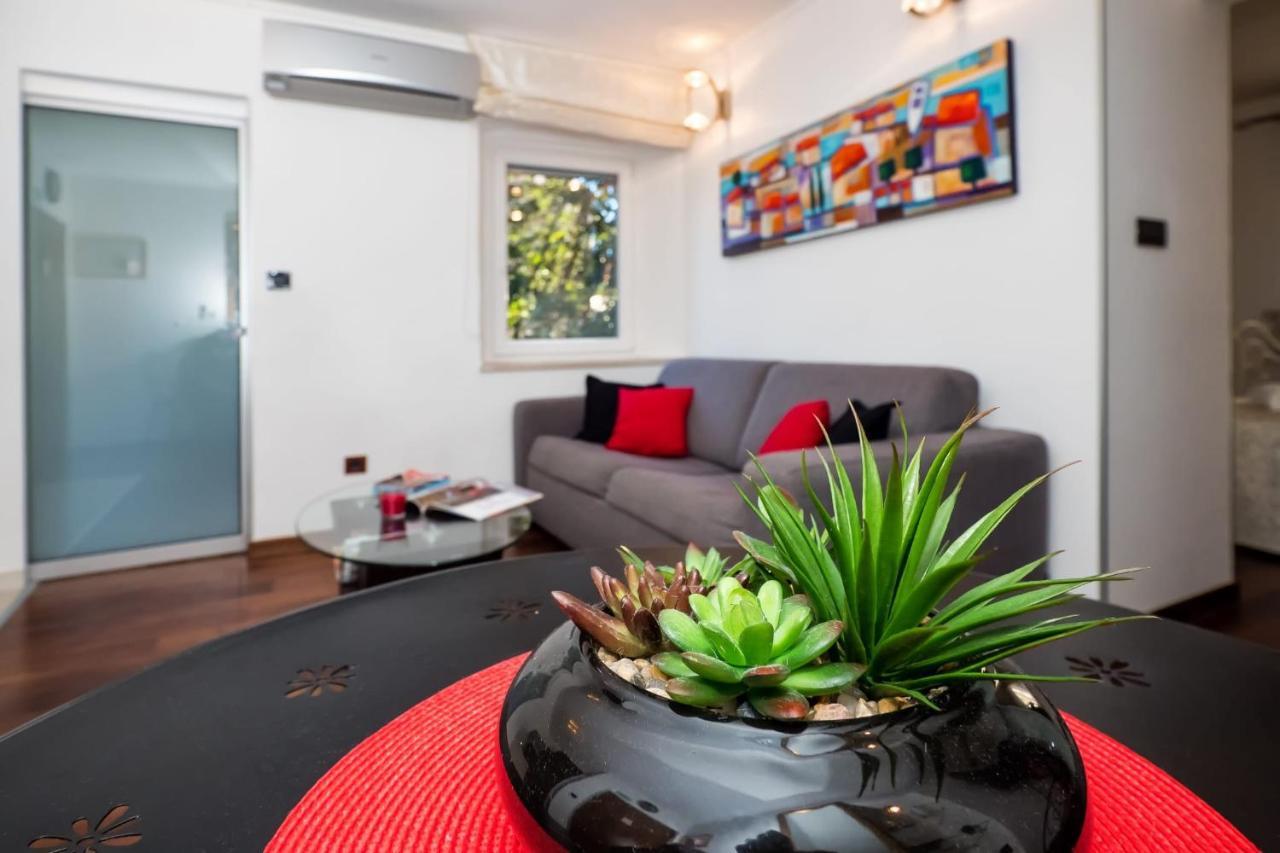 Central Luxury Apartment Xenia สปลิท ภายนอก รูปภาพ